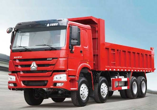 El Tov 10-wheeler dump truck used for mining ore haulage